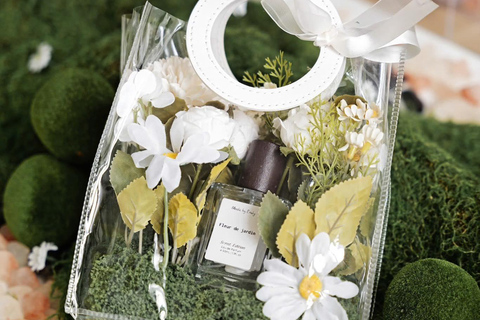 Ho Chi Minh City: Perfume and Floral Gift Box Workshop Only Perfume