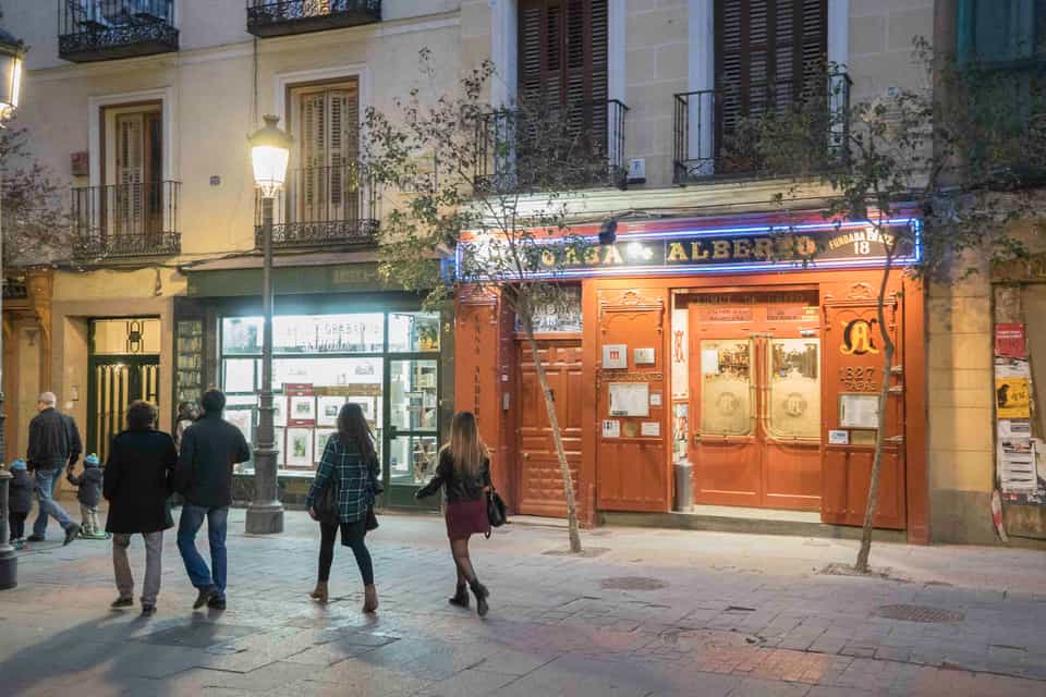 Tapas-Tour am Abend