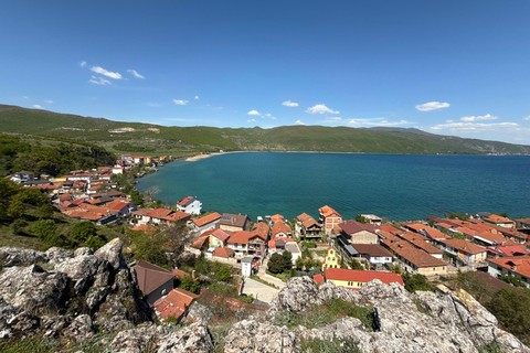 Desde Tirana/Durres: Korca, Voskopoja, Pogradec,Lin Excursión de un día