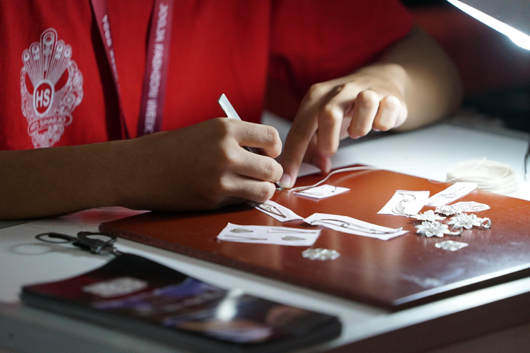 Yogyakarta : Atelier de fabrication traditionnelle de bijoux en argent