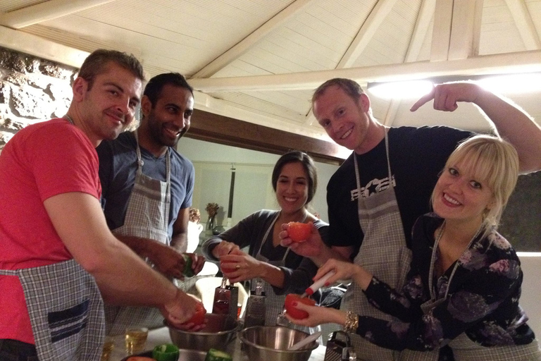 Mykonos: Cooking Class with Food and Wine