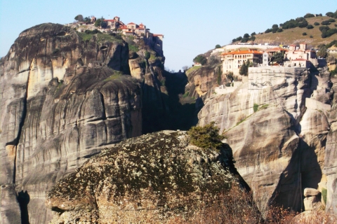 From Athens: Delphi and Meteora 2-Day Tour with Hotel Tour in English