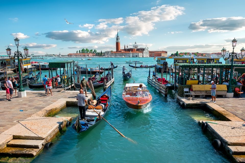 Venise : pass pour les bateaux-bus et les bus classiques