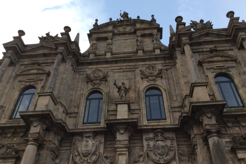 Katedra i Muzeum w Santiago de Compostela z przewodnikiemZwiedzanie z przewodnikiem katedry i muzeum w Santiago de Compostela