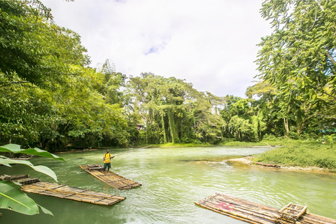 Khao Sok: Excursión Privada en Balsa de Bambú y Templo de la Cueva de la SelvaAventura privada