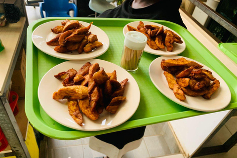 Accra: Ghanaian Food Tasting Experience with Music