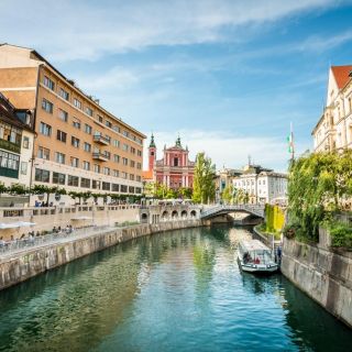 Ljubljana: City Highlights Walking Tour and River Cruise