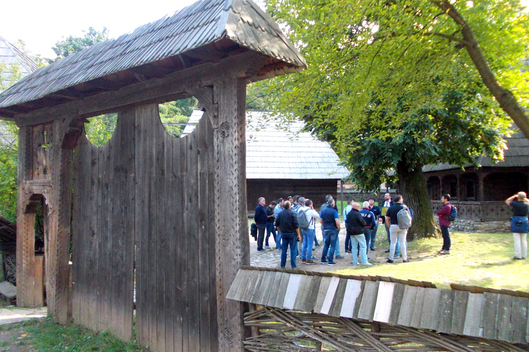 Traditionen in Bukarest: Dorfmuseum und Weinprobe