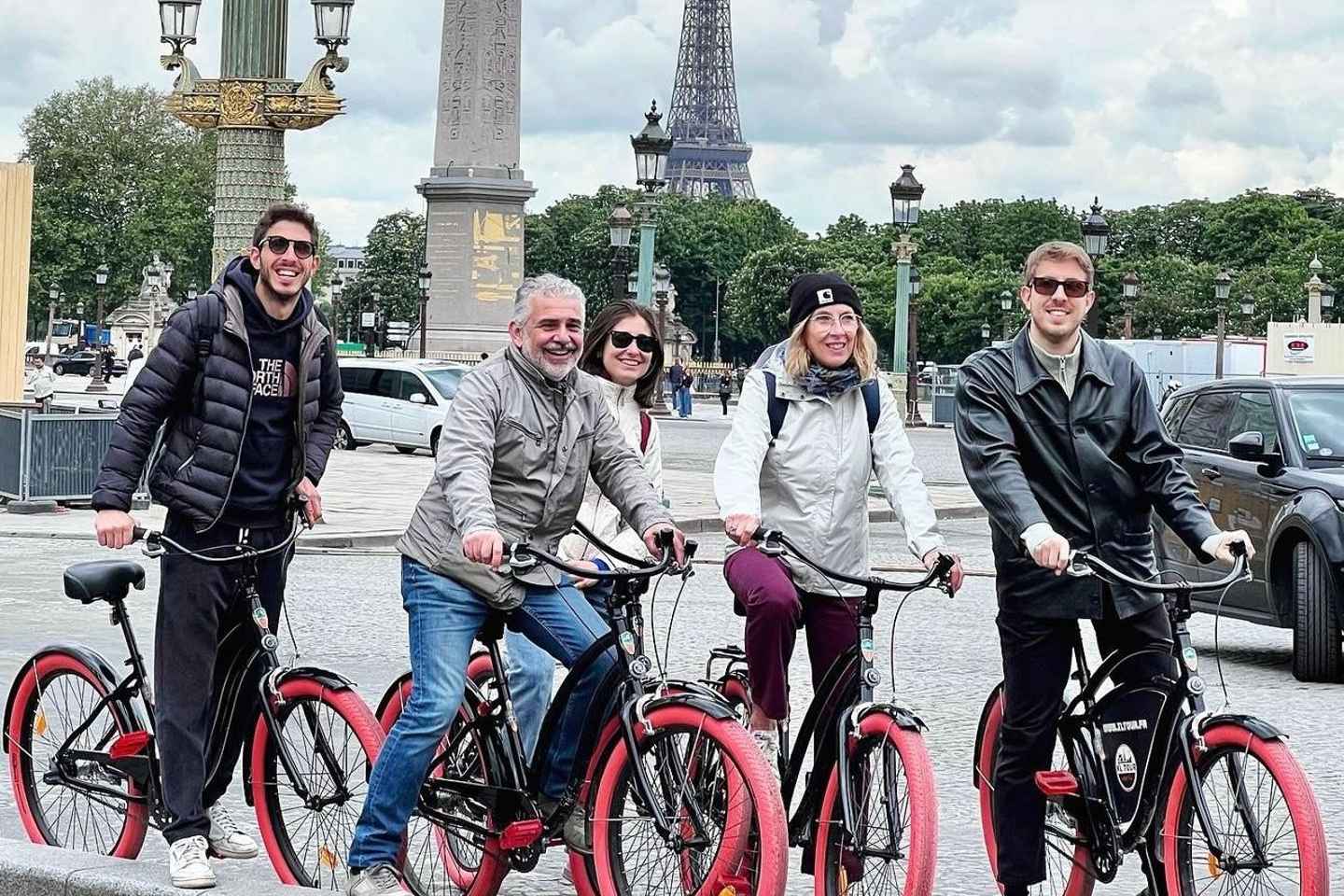 Paris: Guided City Highlights Bike Tour - Day Tour