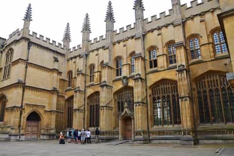 Oxford: University and City Walking Tour with Alumni Guide