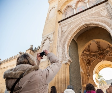 Jewish Quarter and Mosque-Cathedral Guided Tour