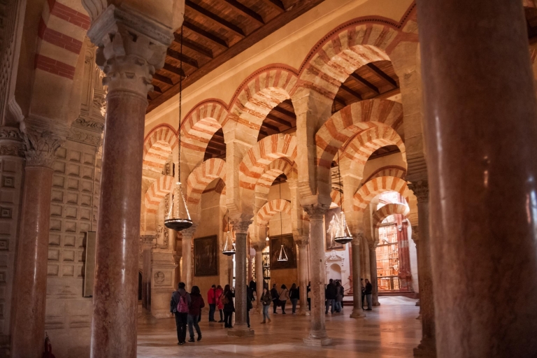 Kordoba: Dzielnica żydowska i wycieczka z przewodnikiem po meczecie i katedrzeWycieczka po hiszpańsku