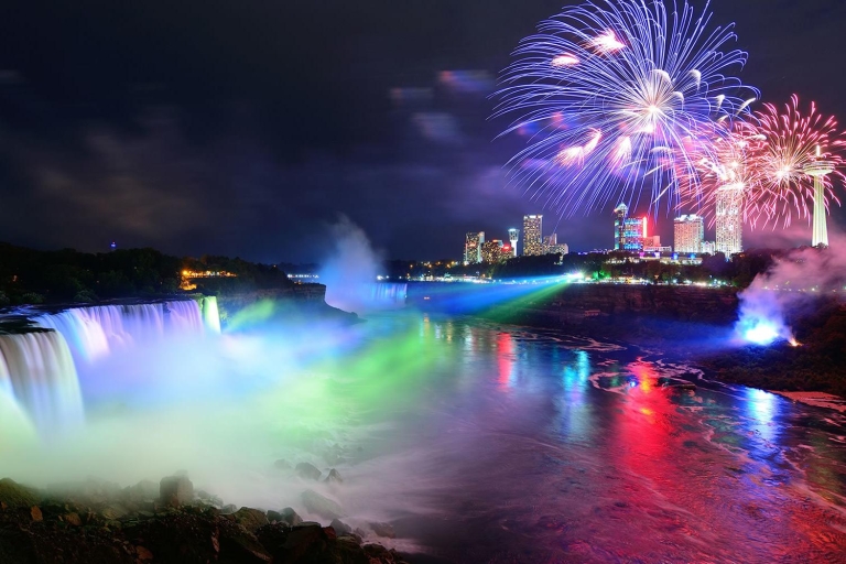 Depuis Toronto : soirée aux chutes du Niagara avec croisièreVisite en soirée avec croisière