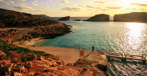 Mellieha: Comino Sunset Small Boat Cruise with Swim Stops