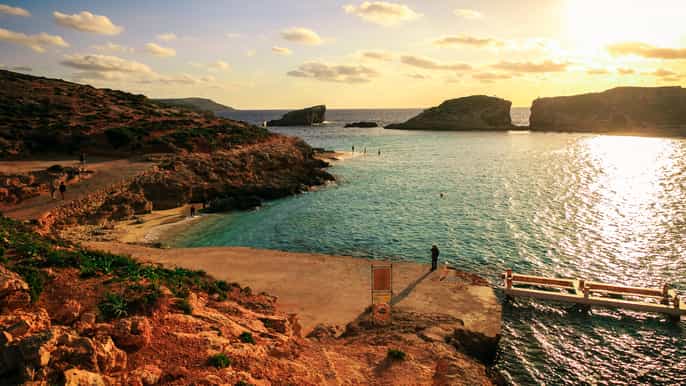 Mellieha: Comino Sunset Small Boat Cruise with Swim Stops