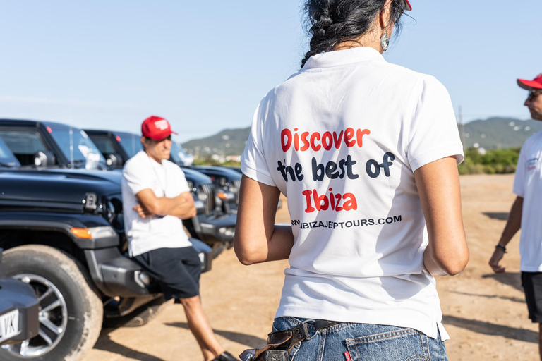 Ibiza: Private Jeep Wrangler Tour & Lunch at Beach Rest.