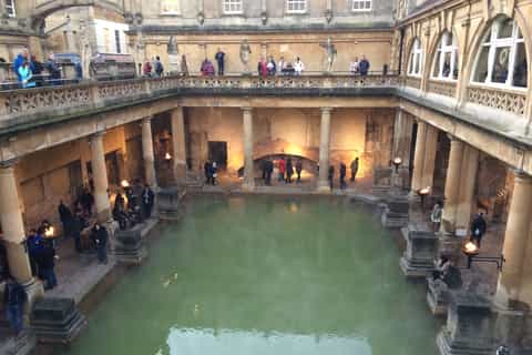 Private Full-Day Tour of Stonehenge and Bath from London