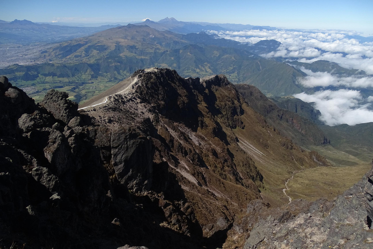 Guagua Pichincha: Trek or climb an active volcano! En/Deu/Es