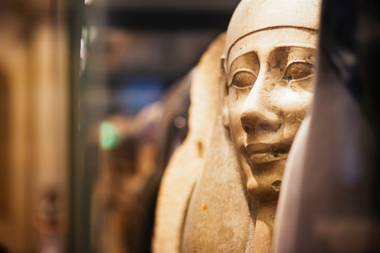 Paris : Louvre Museum Skip-the-Line small group guided Tour Tour in English