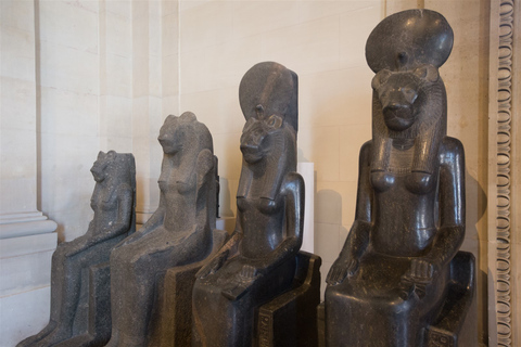 Paris : Louvre Museum Skip-the-Line small group guided Tour Tour in English
