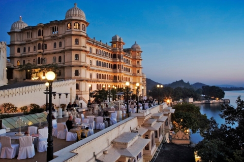 Visite guidée privée de 5 jours du Triangle d'Or au départ de DelhiCircuit avec voiture, chauffeur, guide et hébergement dans un hôtel 5 étoiles