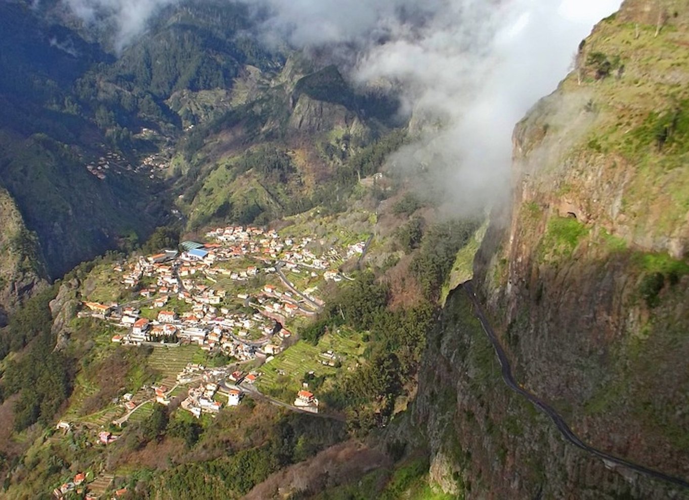 Fra Funchal: Nonnedalen, Monte og slædetur