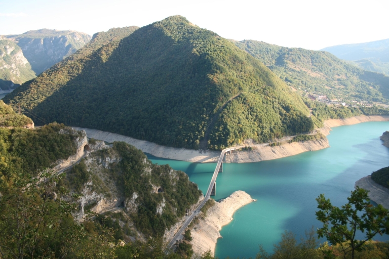 Montenegro: wildwaterraften op de TaraWildwaterraften op de Tara vanuit Kotor