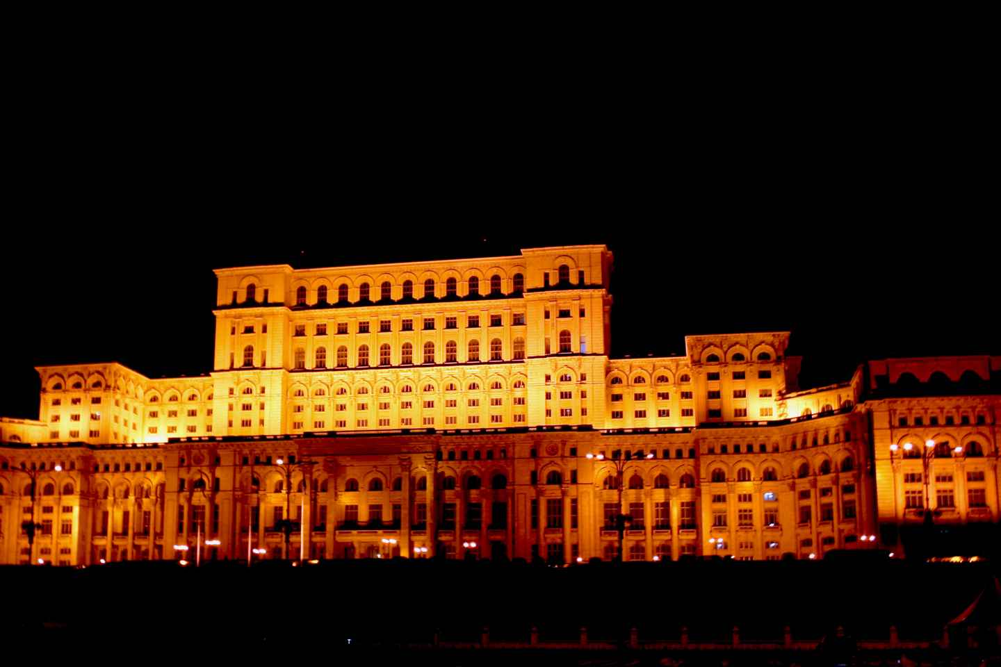 布加勒斯特：探索齐奥塞斯库故居的红色之旅