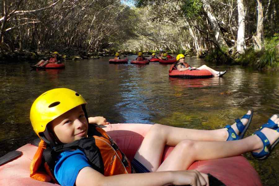 Ab Cairns und Northern Beaches: River Tubing im Regenwald