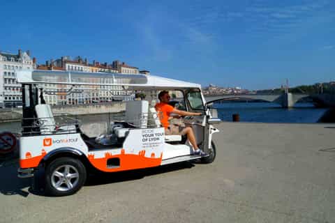 Lyon: 1-Hour Guided City Tour by Electric Tuk Tuk