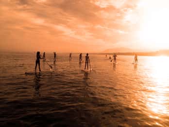 Marbella: Stand-up paddle board vid solnedgången