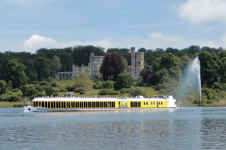 Potsdam mit dem Boot: Inselrundfahrt. Foto: GetYourGuide