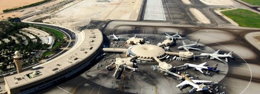 アブダビ空港へのホテルまたはその逆への移動