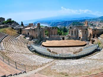 Cefalù: Mount Etna to 1900-Meters and Taormina Tour