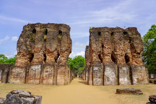 Polonnaruwa Sightseeing Tour en Minneriya Elephant Safari