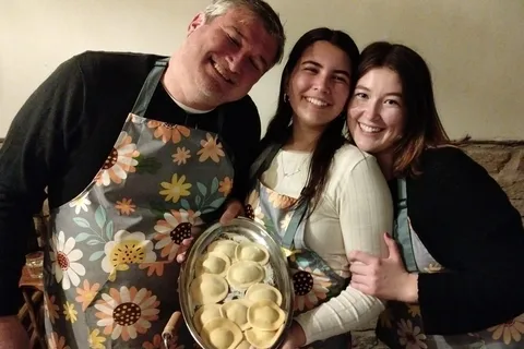 Nápoles: Clase de Cocina de Pasta y Tiramisú con Vino