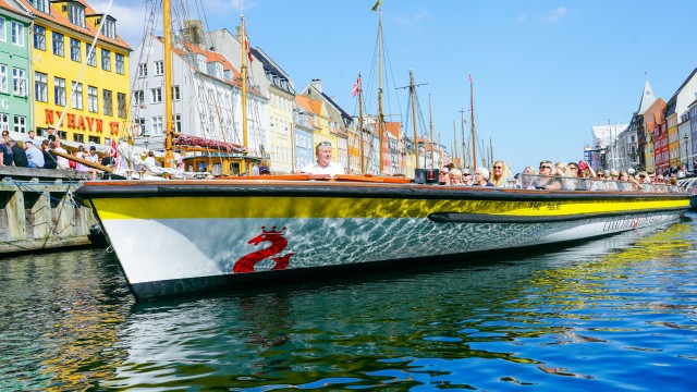 Visit Copenhagen 48-Hour Sightseeing Bus Ticket, 1-Hour Boat Tour in Copenhagen