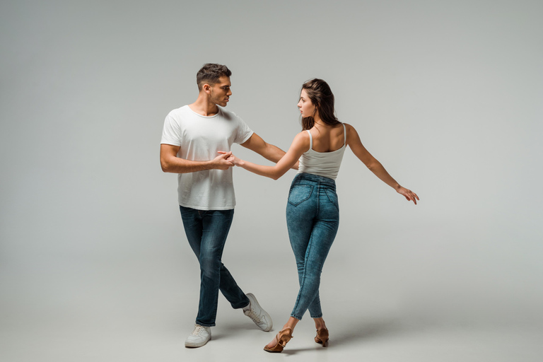 1-Hour Private Salsa Class in Cali