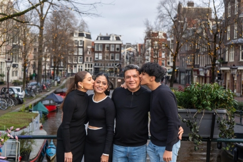 Amsterdam: Professional Photoshoot Rijksmuseum & Museumplein Premium Photoshoot (20-40 photos)