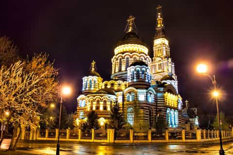 Kharkiv: Private Guided Romantic Tour at Night