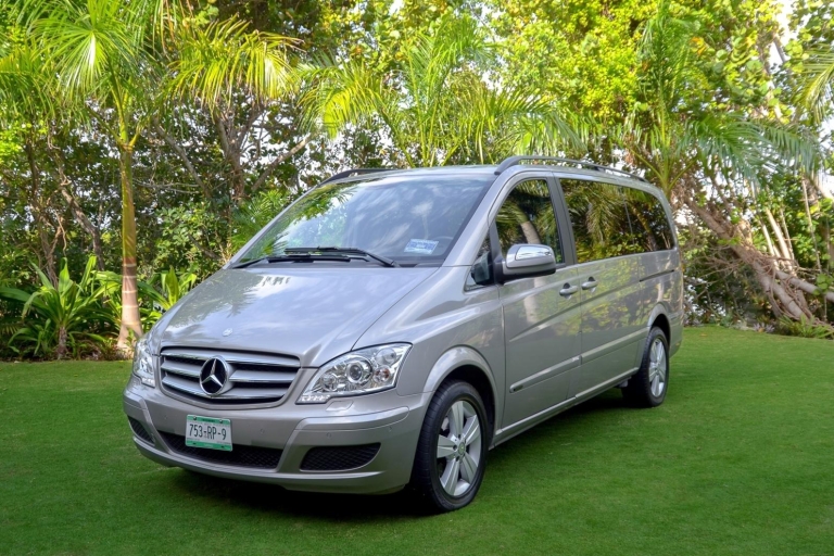 Prywatny luksusowy transfer z lotniska w Cancun do portu ChiquilaPrywatny luksusowy samochód do portu Chiquila - podróż w obie strony