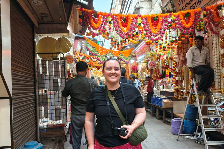 德里：女性导游陪同的旧德里豪华之旅与嘟嘟车体验德里：老德里奢华之旅（女导游陪同，嘟嘟车接送）