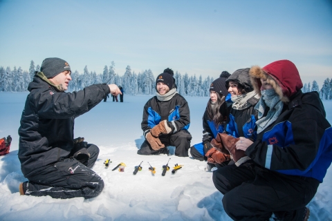 Rovaniemi: expérience de pêche sur glace guidée