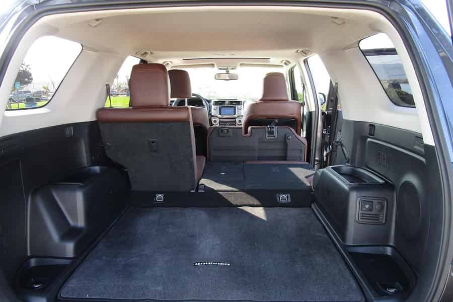 Privatwagen mit Fahrer: Von Chiang Mai nach/von Chiang Rai. Foto: GetYourGuide