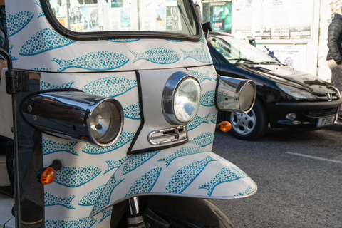 Lizbona: Zwiedzanie zabytków z tuk tukiemZwiedzanie Chiado i Bairro Alto z tuk tukiem