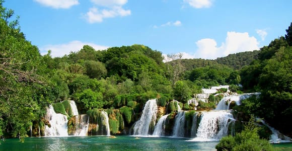 Split/Trogir: Tagestour zum Nationalpark Krka mit Weinverkostung
