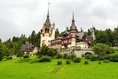 Visite à la journée en voiture : Peles, le château de Dracula et Brasov