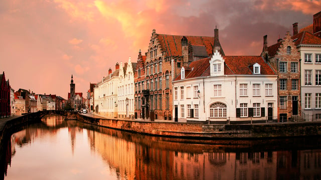 From Amsterdam: Day Trip to Bruges in Spanish