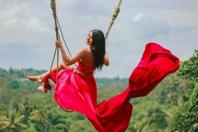 Floresta de macacos de Ubud, templo, terraço de arroz e balanço na selvaPasseio em Ubud - Tudo incluído