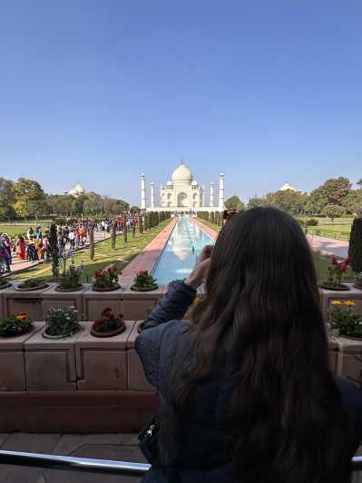 From Delhi: Taj Mahal & Agra Tour by Gatimaan Express Train